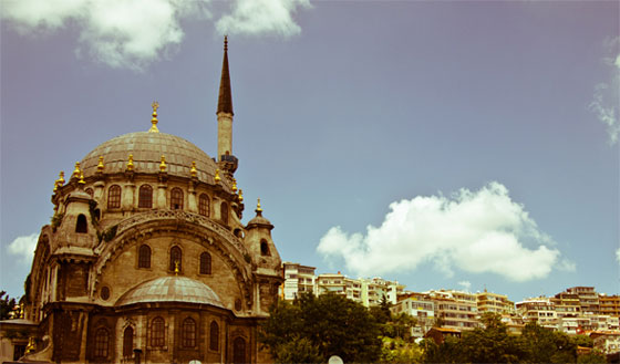 Mosque near Istanbul Modern